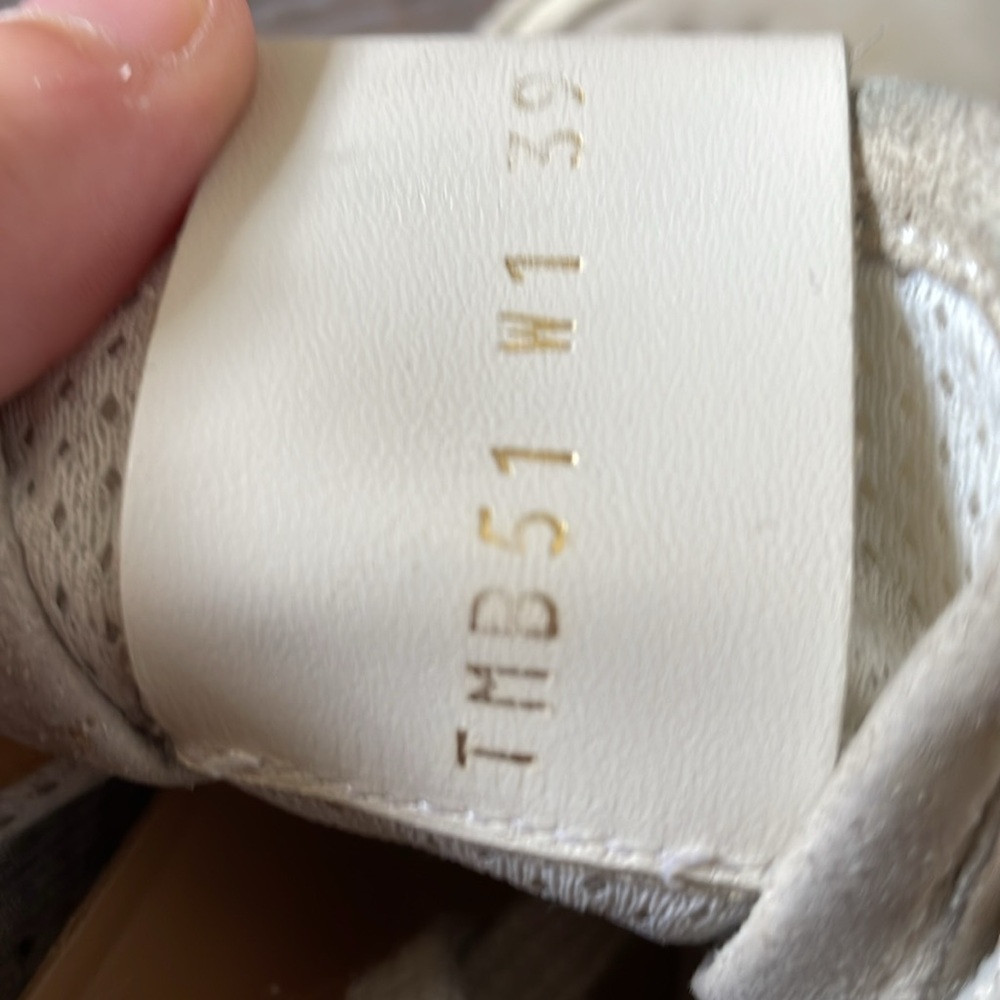 Valentino garavani flycrew rockstud leather accent trainer sneakers - Picture 11 of 12